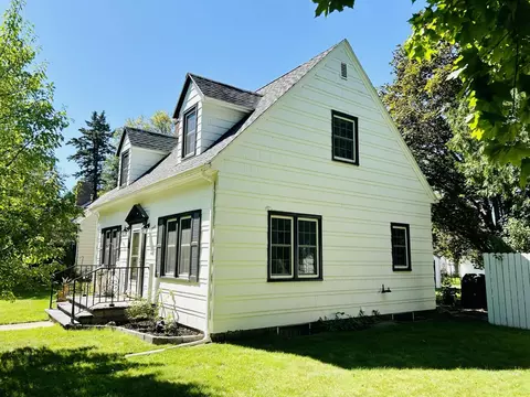 708 Maple St, Alexandria, MN 56308 photo 3