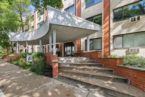 2700 W 44th St #209, Minneapolis, MN 55410