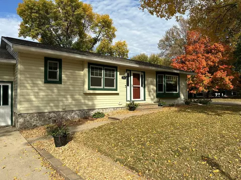 200 Blace Ave, Eagle Lake, MN 56024