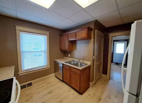 5708 Cody St, Duluth, MN 55807 photo 3