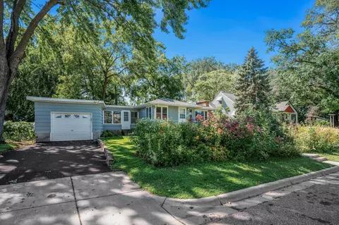 3633 Halifax Ave N, Robbinsdale, MN 55422