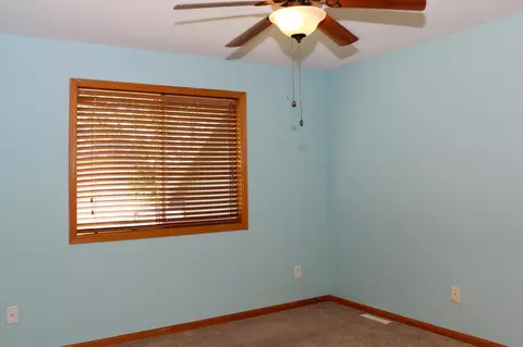 2304 W Hill St, Faribault, MN 55021 photo 11