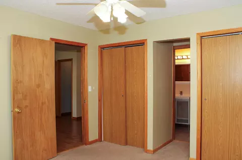 2304 W Hill St, Faribault, MN 55021 photo 22