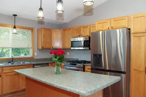 2304 W Hill St, Faribault, MN 55021 photo 9
