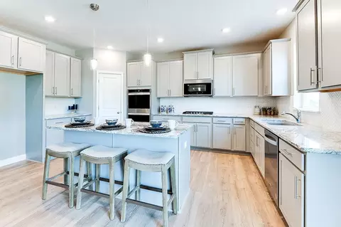 8278 Brumby Trl, Woodbury, MN 55129