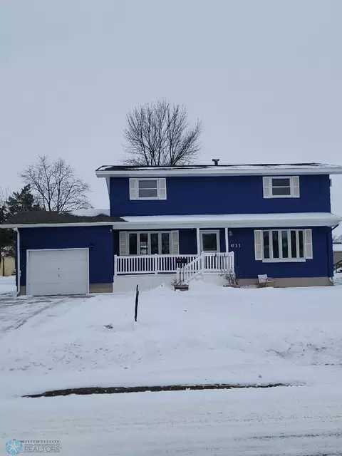 611 15th Ave N, Wahpeton, ND 58075