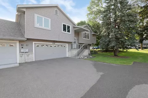2550 Sumac Cir, White Bear Lake, MN 55110