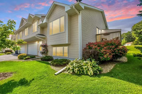 1320 S Trail Dr, Faribault, MN 55021