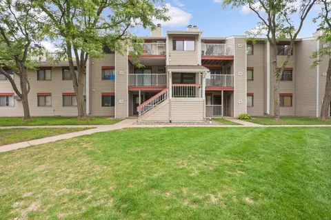 350 Shelard Pkwy #302, Saint Louis Park, MN 55426
