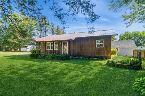 542 5th St SE, Milaca, MN 56353