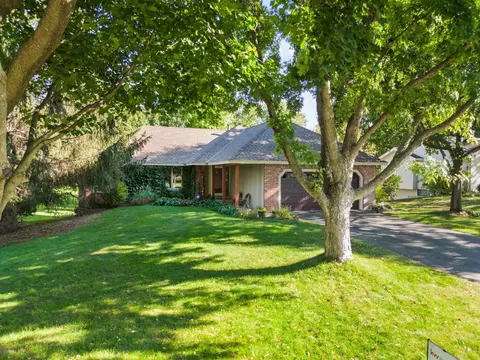 3986 Northview Ter, Eagan, MN 55123