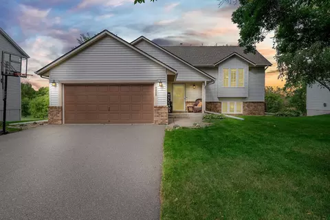 8888 Sequoia Rd, Woodbury, MN 55125