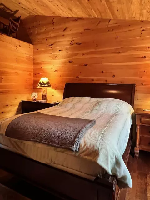 Bedroom - 3237 Breezy Point Rd, Tower, MN 55790 photo 1 of 8