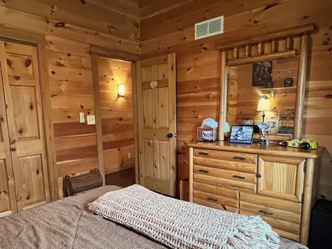 Bedroom - 3237 Breezy Point Rd, Tower, MN 55790 photo 4 of 8