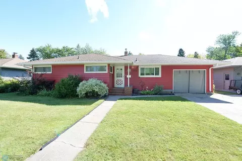 1908 S 6th St S, Moorhead, MN 56560