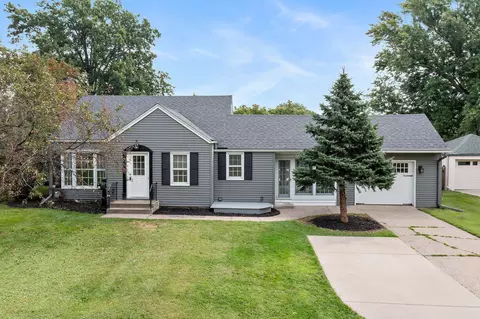 1768 Lindy Ave, Roseville, MN 55113