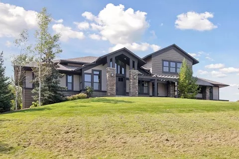 8915 Alverno Ave, Inver Grove Heights, MN 55077