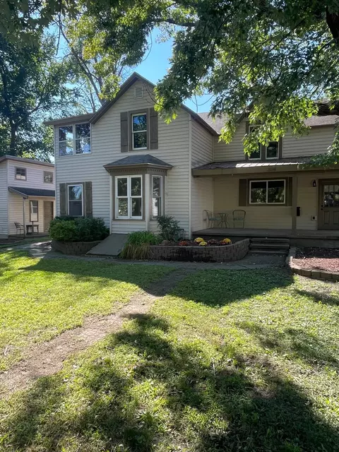 304 N 7th St, Saint Peter, MN 56082
