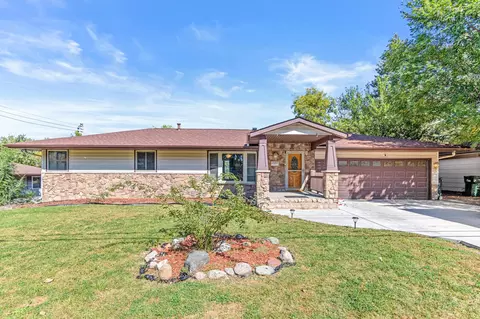 1337 Skywood Ln NE, Fridley, MN 55421