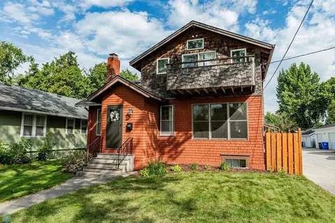 215 11th Ave N, Fargo, ND 58102