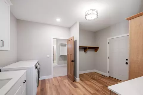 694 Marie Ct, Eagan, MN 55123 photo 31