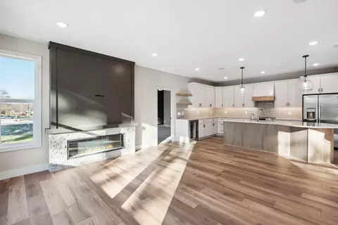 694 Marie Ct, Eagan, MN 55123 photo 37