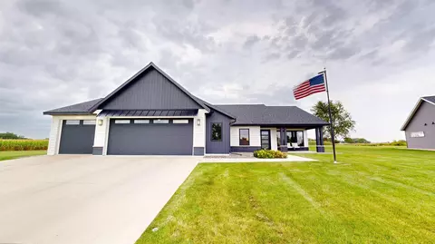 1824 Shady Ln NE, Willmar, MN 56201