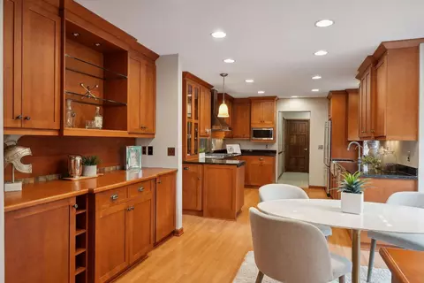 1277 Dunberry Ln, Eagan, MN 55123 photo 9