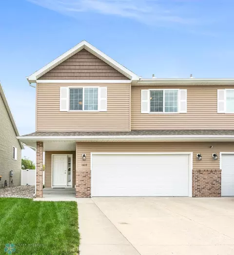 1809 6th St W, West Fargo, ND 58078