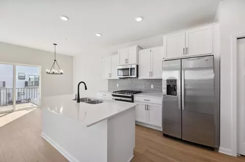10230 Birchwood Cir, Chaska, MN 55318