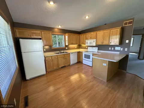 507 Wilson Ave NE, Saint Cloud, MN 56304 photo 6