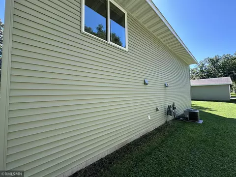 507 Wilson Ave NE, Saint Cloud, MN 56304 photo 3