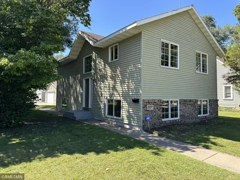 507 Wilson Ave NE, Saint Cloud, MN 56304 photo 2