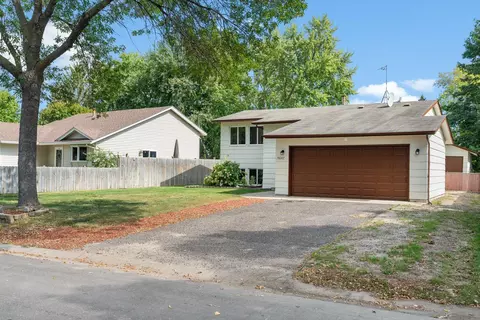 9647 Heath Ave S, Cottage Grove, MN 55016