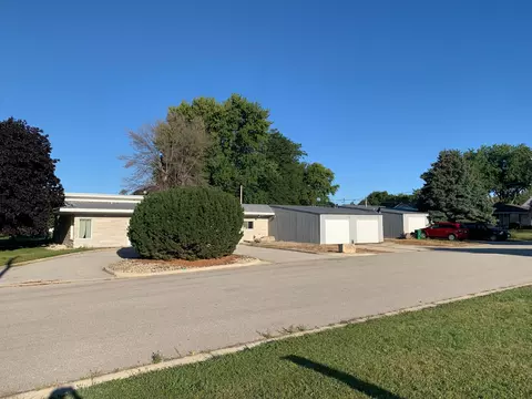 9 15 Schmitz St, Adams, MN 55909