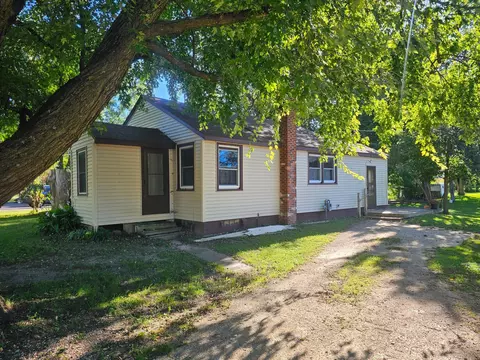 170 8th St SW, Pine Island, MN 55963