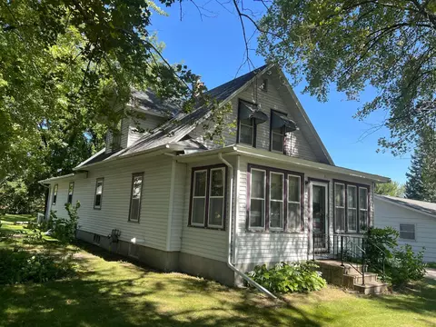 422 NW Dupont Ave NW, Renville, MN 56284