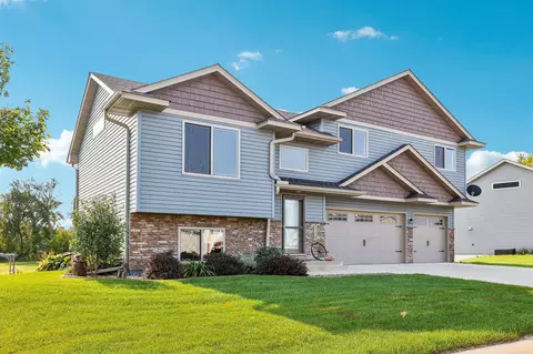 820 Cole Ave, Montrose, MN 55363