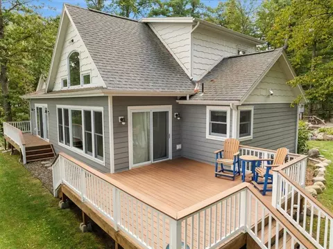 7084 Old Whiskey Rd, Pequot Lakes, MN 56472