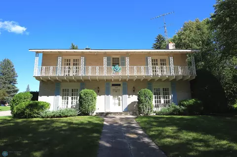 720 Locken Blvd, Crookston, MN 56716