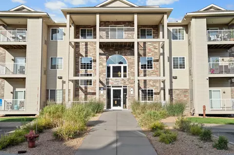 1590 Parkwood Dr #205, Woodbury, MN 55125