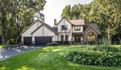681 Stonewood Rd, Eagan, MN 55123