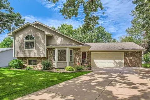 12352 Ivywood St NW, Coon Rapids, MN 55433