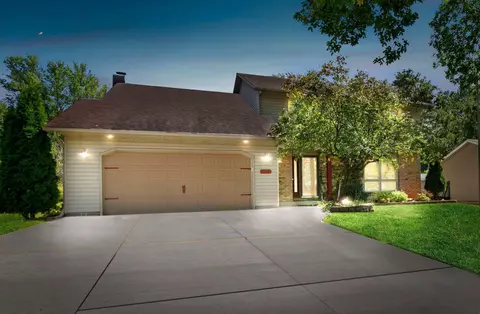 6925 Homestead Ave S, Cottage Grove, MN 55016