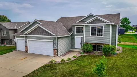 2296 Vermont Dr, Sartell, MN 56377