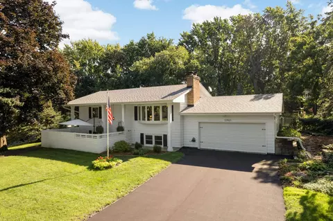 12901 5th Ave S, Burnsville, MN 55337