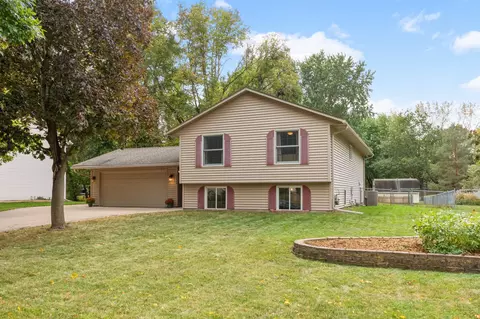 10685 Boundary Creek Ter, Maple Grove, MN 55369
