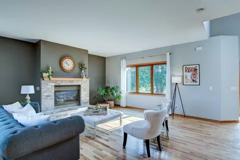 5080 Linden Trl N, Lake Elmo, MN 55042