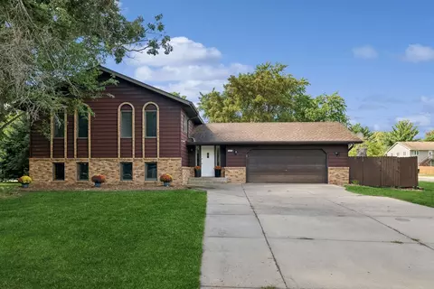 8445 W River Rd, Brooklyn Park, MN 55444
