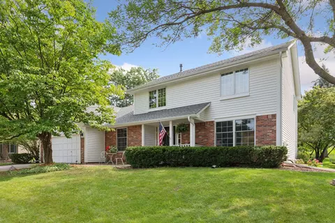 231 Mountain Way, Chanhassen, MN 55317